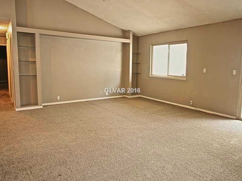 833 Spyglass Ln - Photo 3 of 13