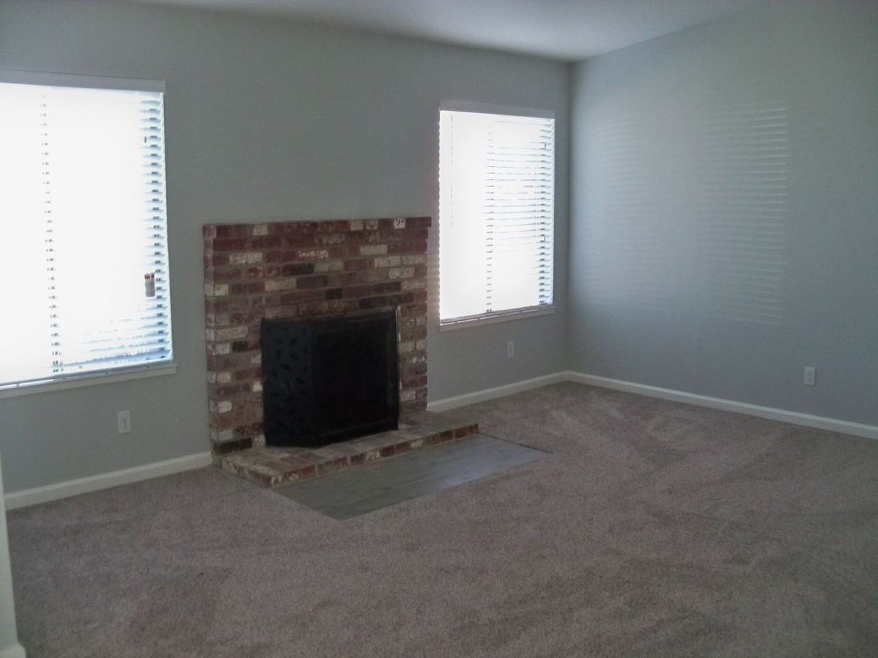 2712 Peek Ct - Photo 3 of 10