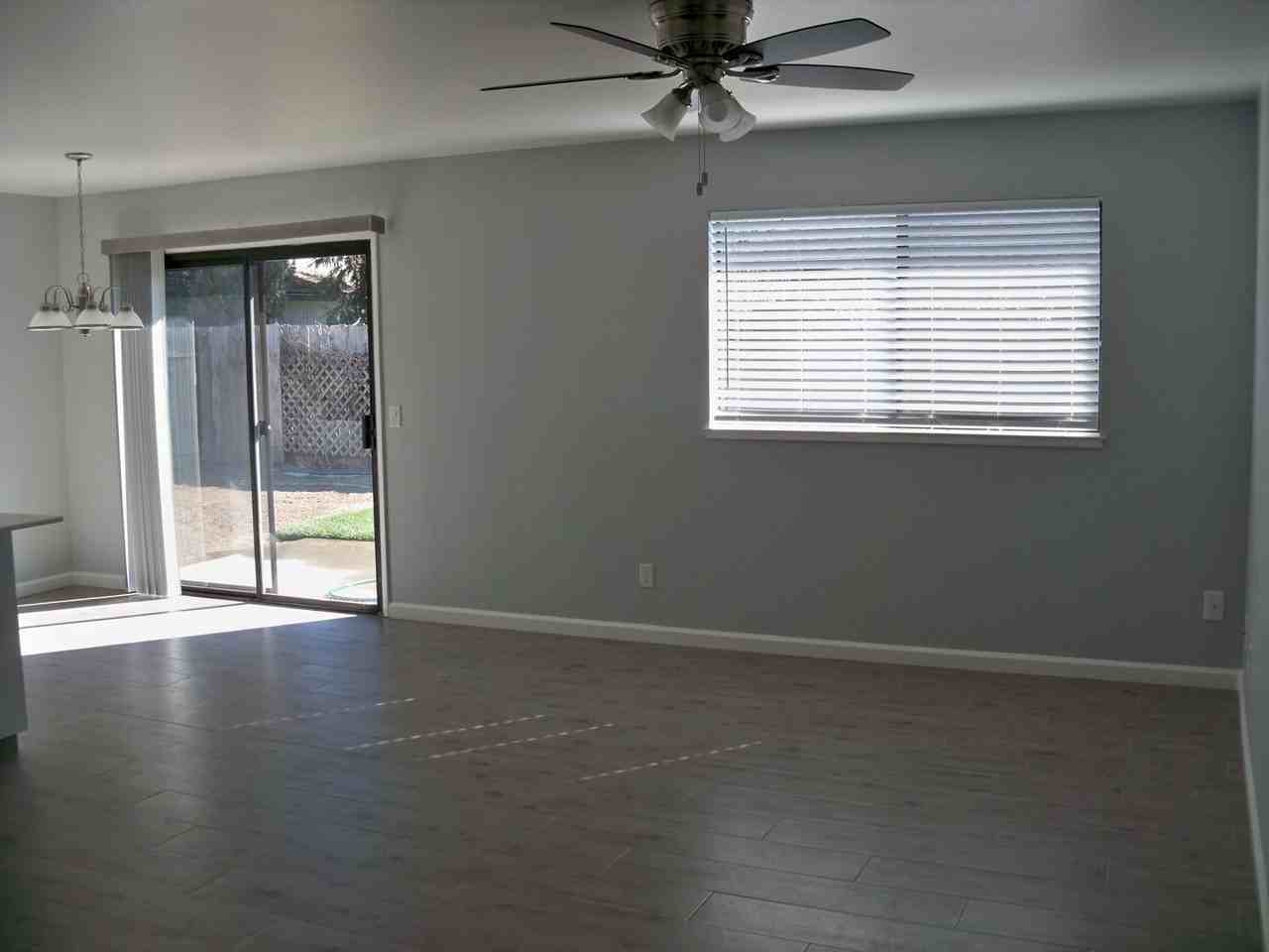 2712 Peek Ct - Photo 6 of 10