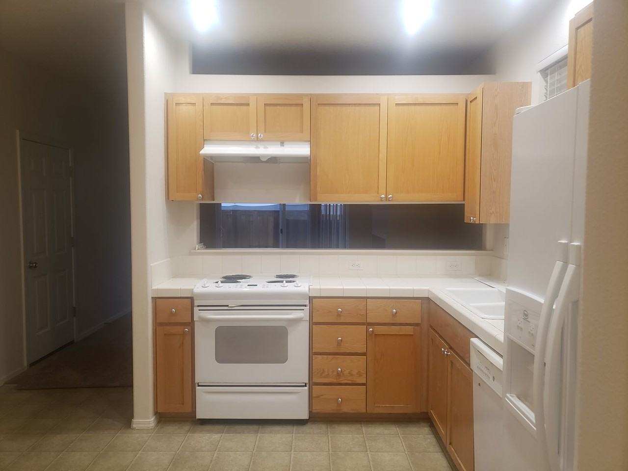 20483 Sw Marimar St - Photo 7 of 37