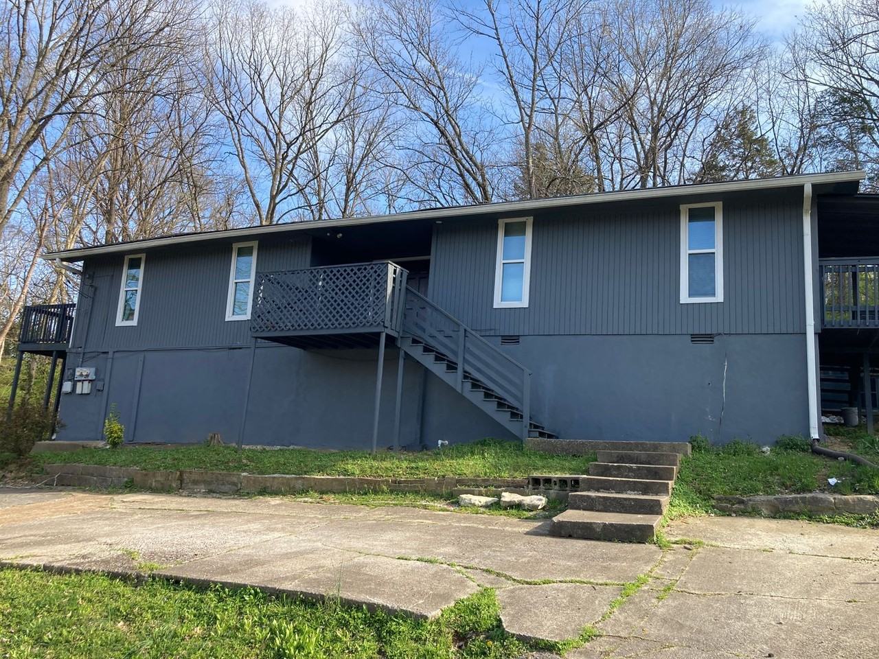 5240 Tusculum Ct - Photo 2 of 13