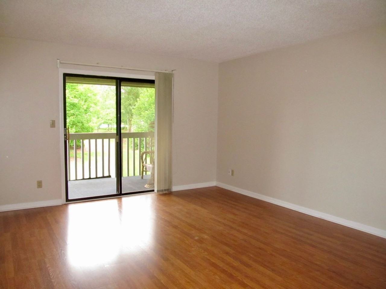 804 Abbey Cir - Photo 2 of 14