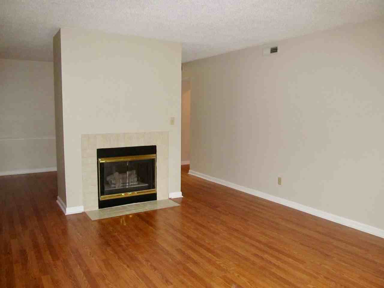 804 Abbey Cir - Photo 4 of 14