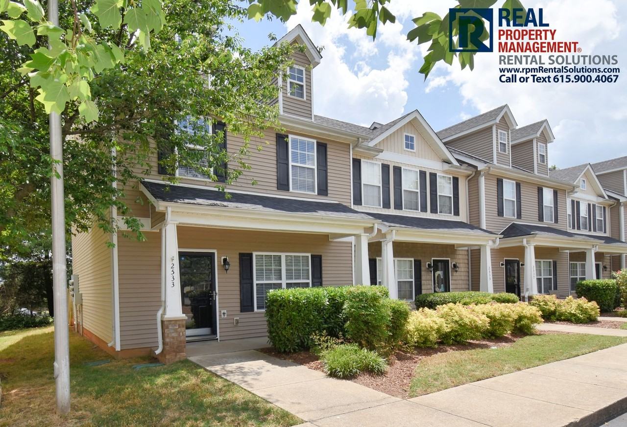 2533 New Holland Cir - Photo 2 of 22