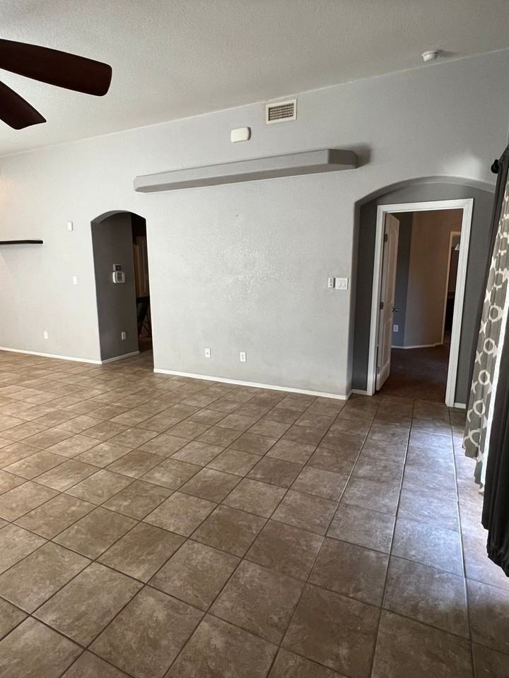 6565 E 33rd Ln - Photo 5 of 26