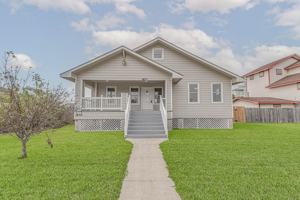 featured image of 623 32nd St