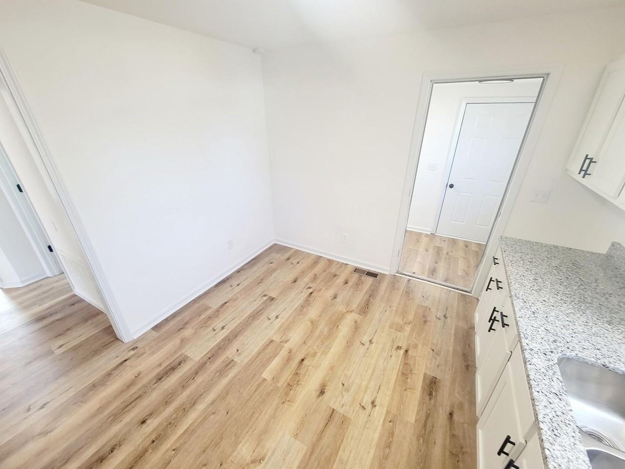 709 Maryland Ave - Photo 3 of 8