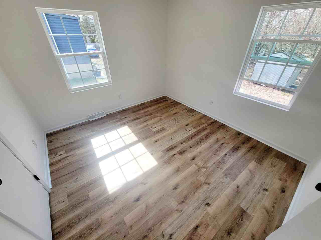 709 Maryland Ave - Photo 6 of 8