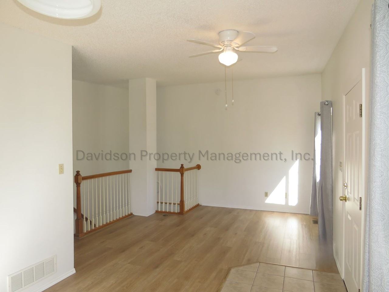 2125 W Platte Ave - Photo 2 of 11