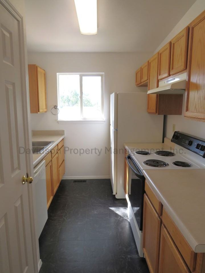 2125 W Platte Ave - Photo 4 of 11