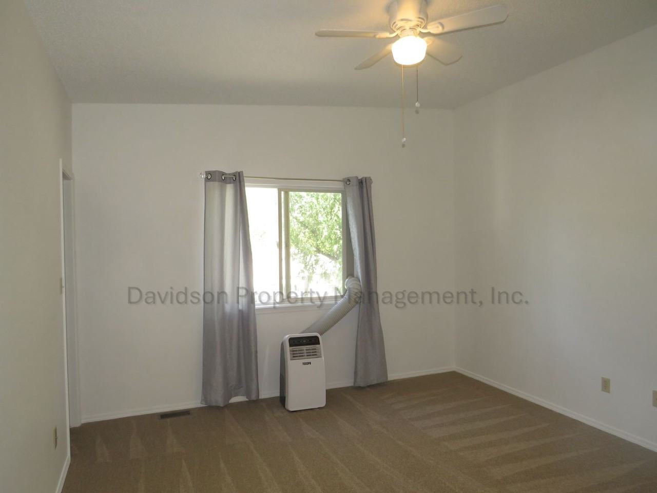 2125 W Platte Ave - Photo 6 of 11