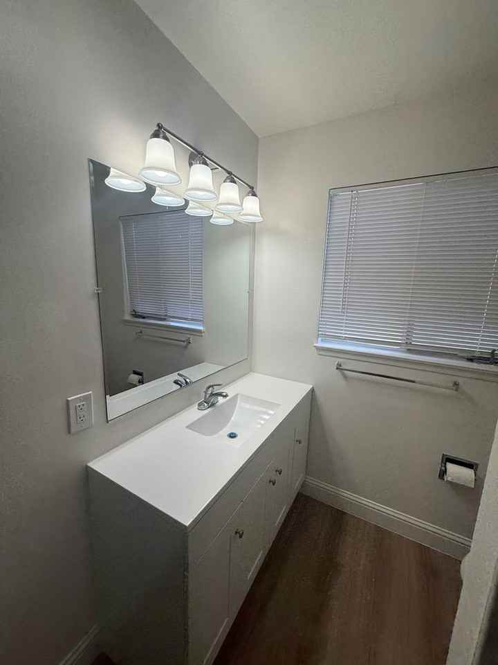 294 - 515 S Main - Photo 5 of 12
