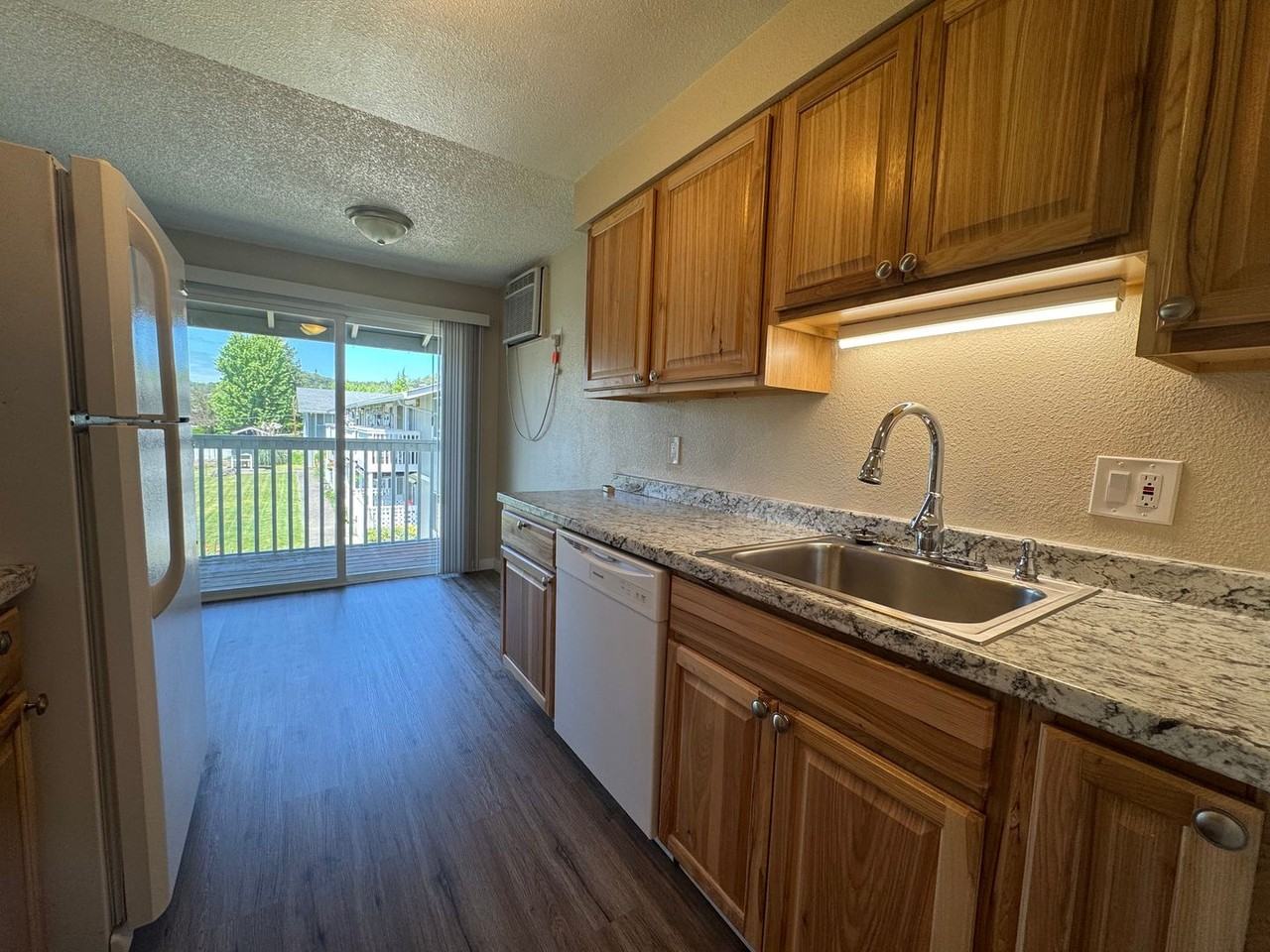 885 Ne Sunset St #6 - Photo 3 of 16