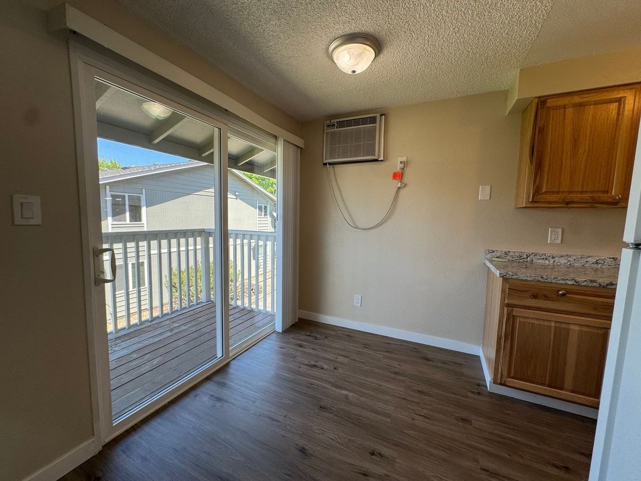 885 Ne Sunset St #6 - Photo 6 of 16