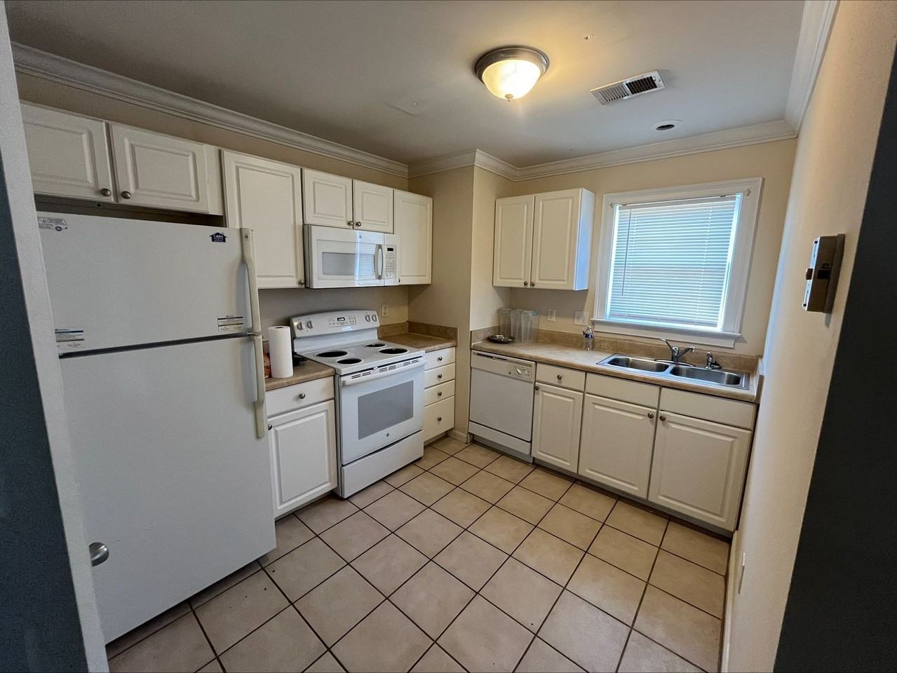 101 Poet Pl - Photo 2 of 15