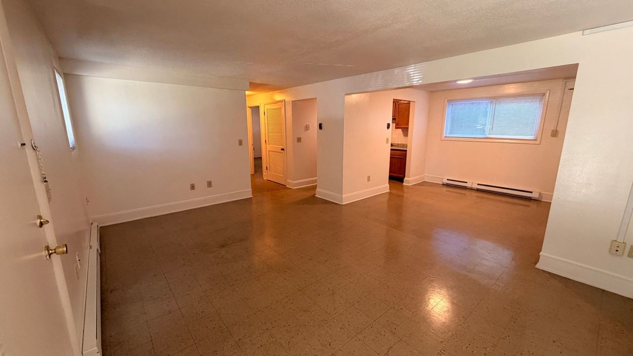 Lee st Townhouses - Photo 3 of 17