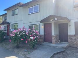 featured image of 2024 Ne Fairview Ave #B
