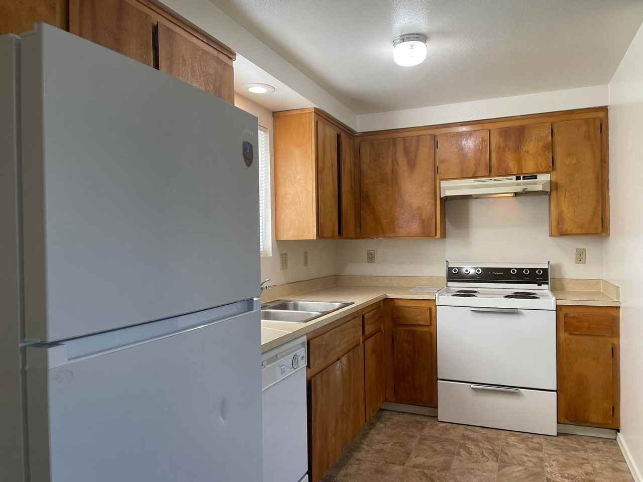 2024 Ne Fairview Ave #B - Photo 7 of 21