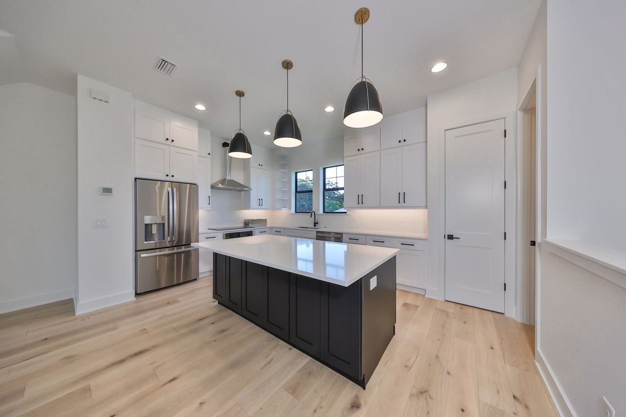 4324 W Gray St #3 - Photo 3 of 12