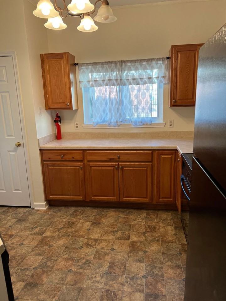 668 Gateway Dr Se - Photo 5 of 7