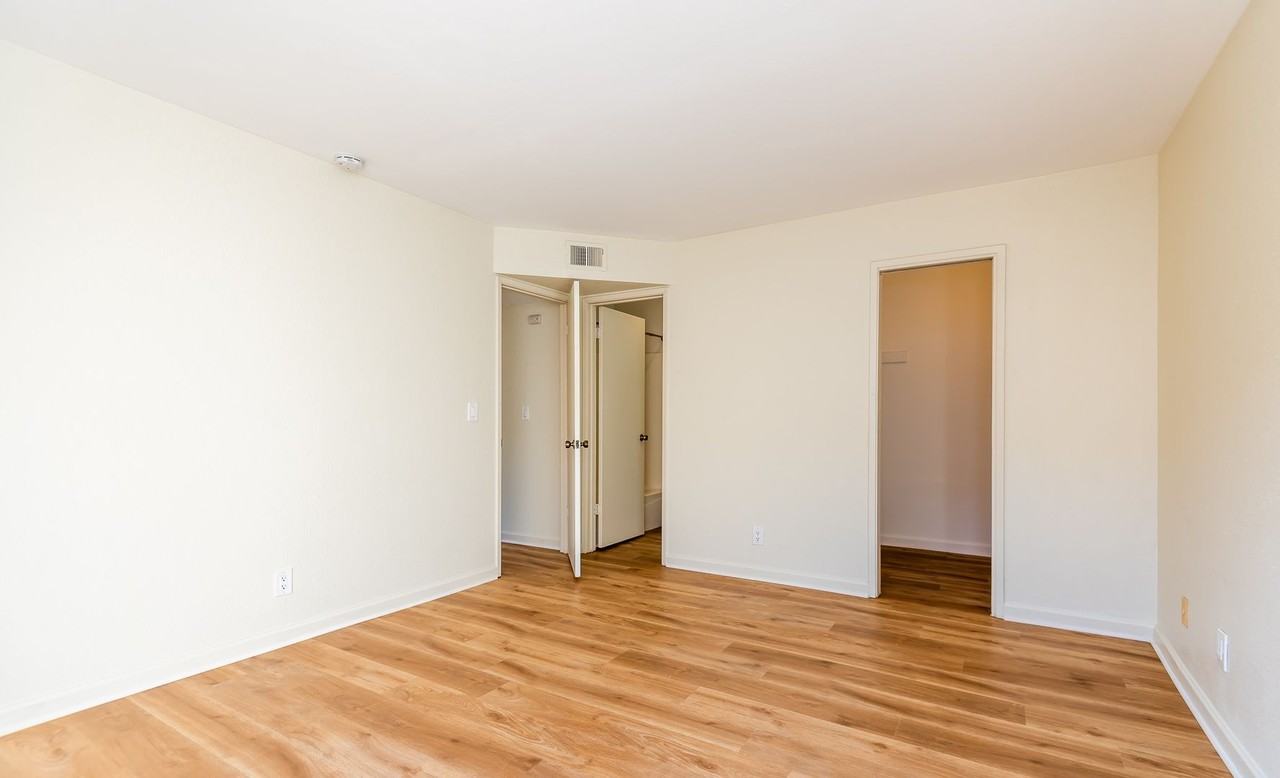 619 Cypress Ln - Photo 7 of 11