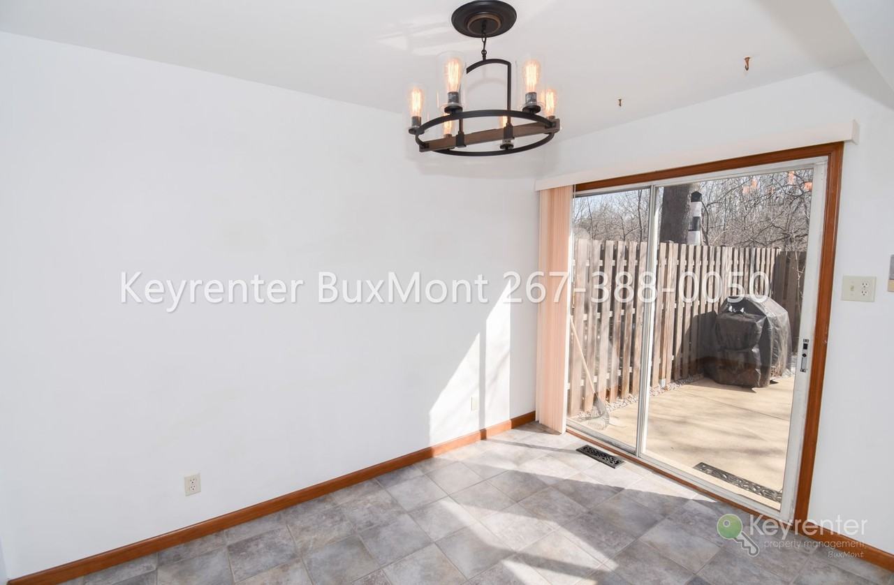 116 Ardwick Ter - Photo 3 of 15