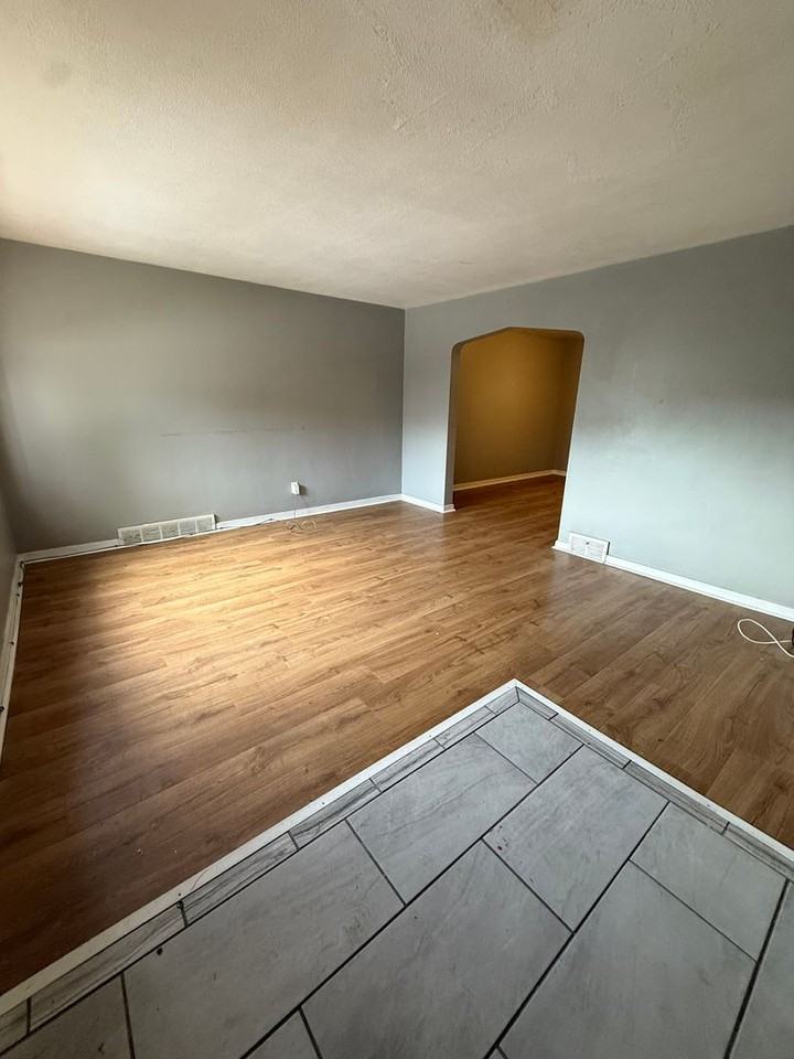 206 E Garden Rd - Photo 2 of 14