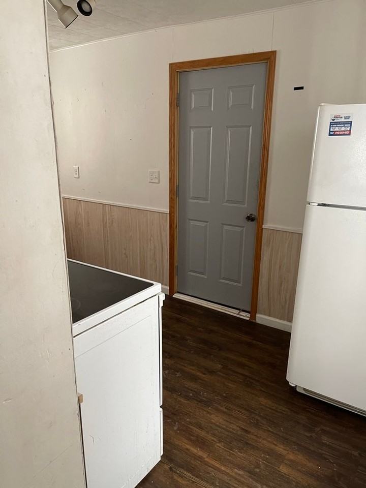 122 Edwards St - Photo 4 of 18