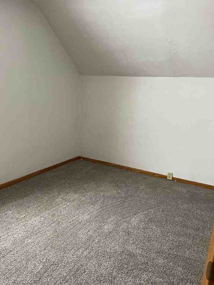 122 Edwards St - Photo 6 of 18