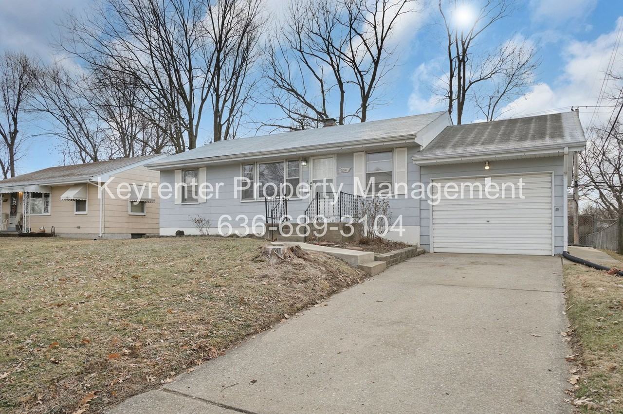 236 S Cadillac Dr - Photo 3 of 26