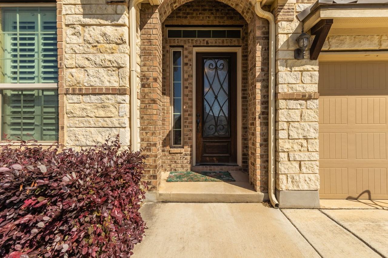 1063 Cedar Glen Dr - Photo 3 of 22