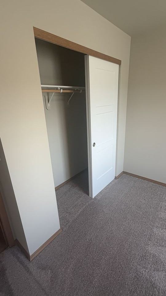 346 S Newton Ave - Photo 5 of 11