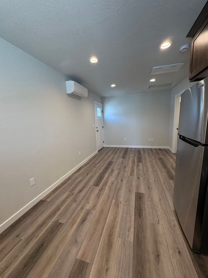 1139 Annalise St - Photo 4 of 8
