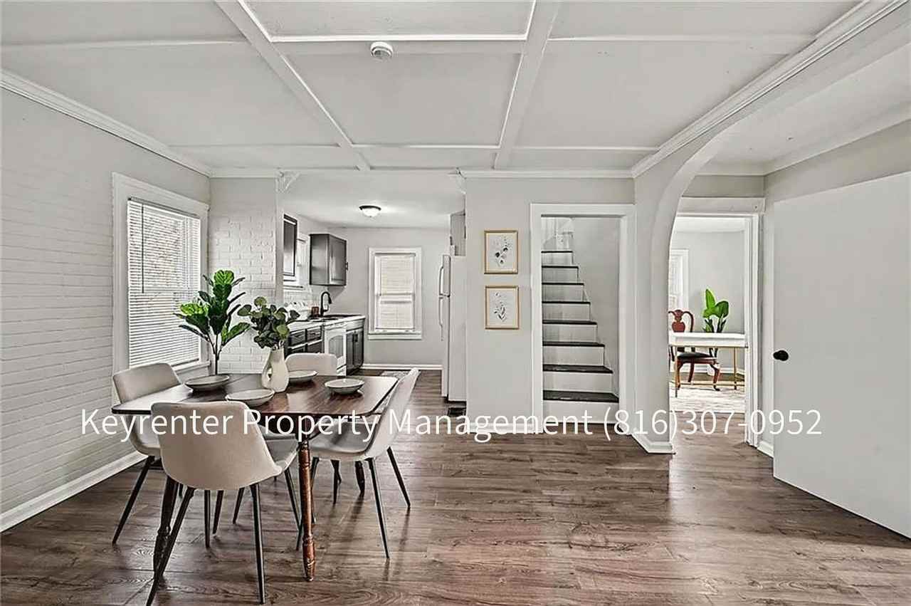 410 E Kansas Ave - Photo 4 of 18