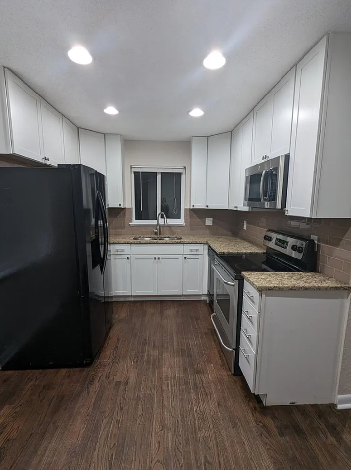 8560 Cedar Ln - Photo 4 of 17