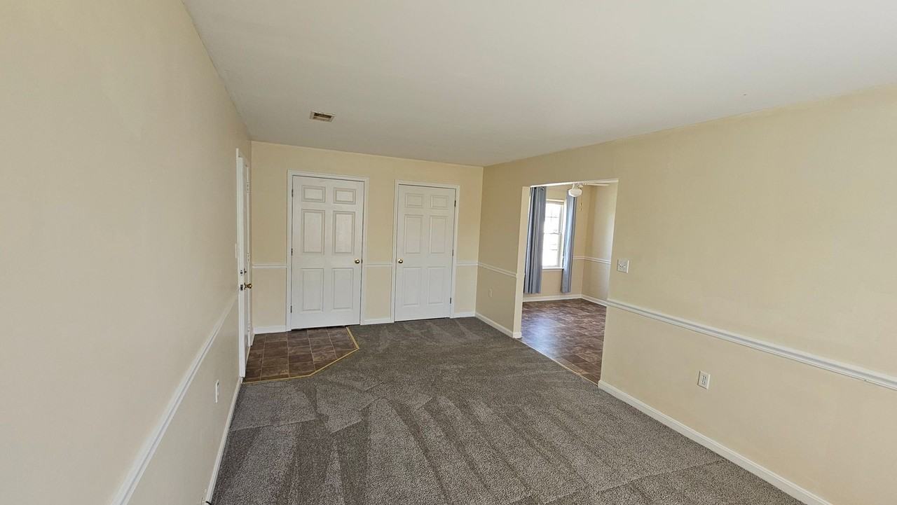 349 Woodpoint Ave #B - Photo 5 of 14
