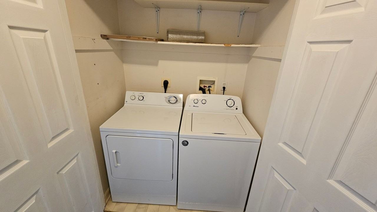 349 Woodpoint Ave #B - Photo 6 of 14