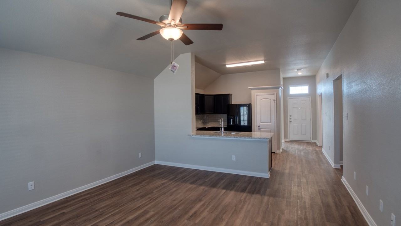 610 Hollyhock Dr - Photo 2 of 13