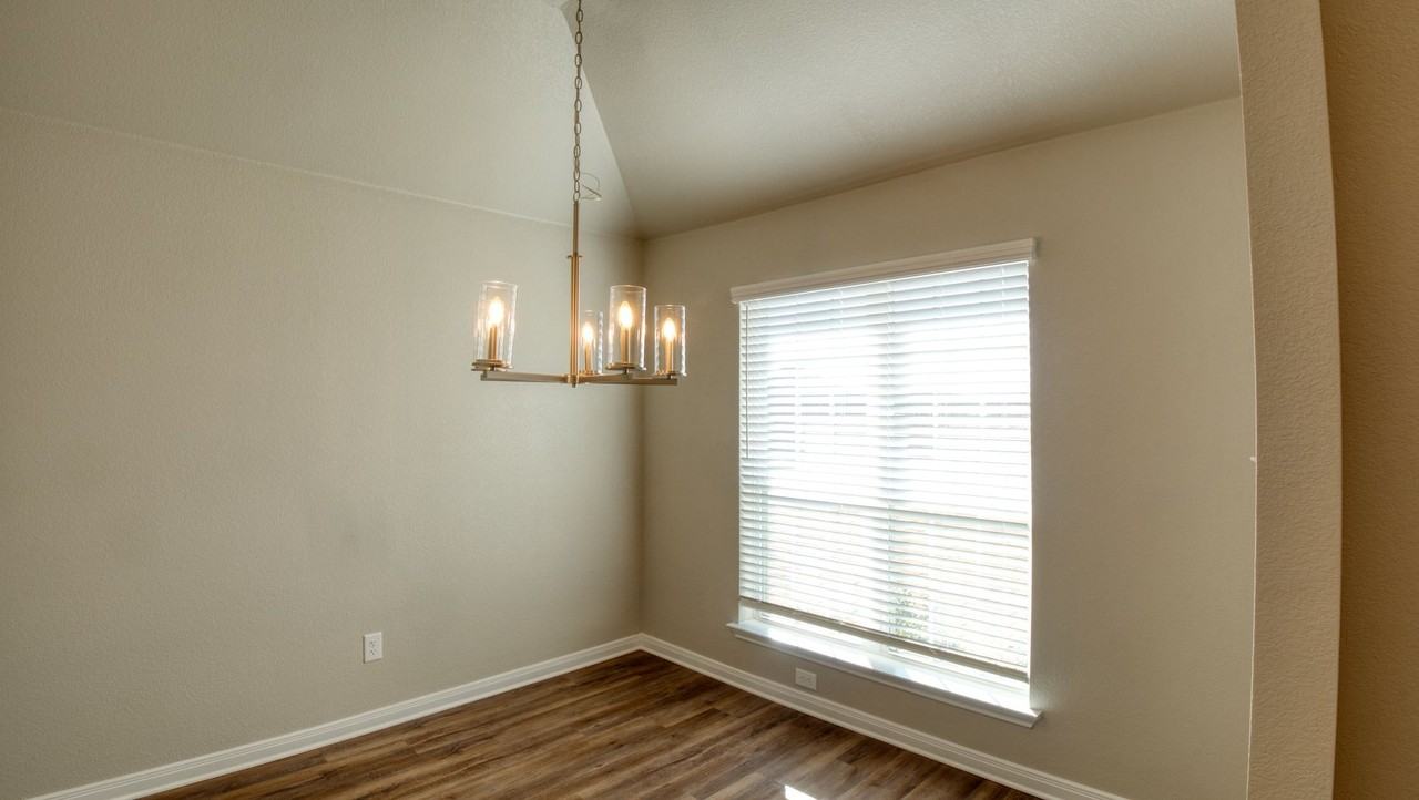 610 Hollyhock Dr - Photo 5 of 13