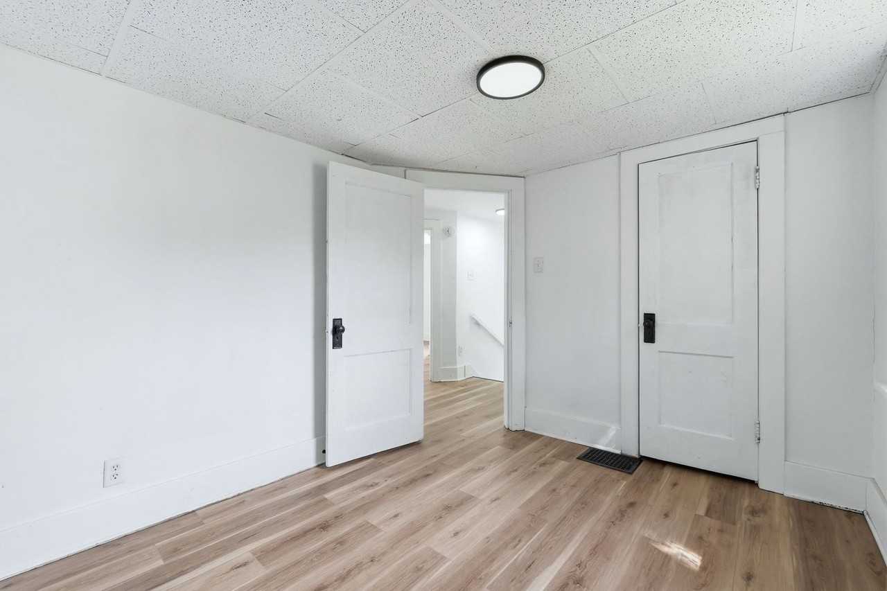 2133 Riedmiller Ave - Photo 4 of 32