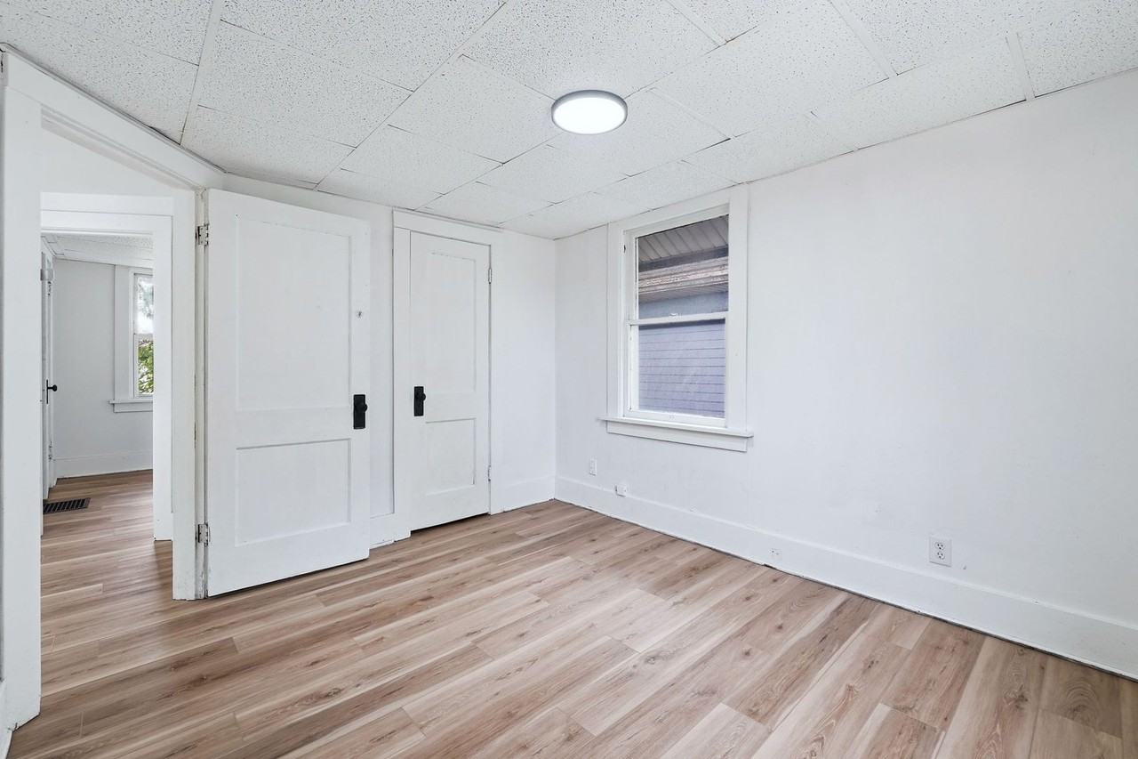 2133 Riedmiller Ave - Photo 5 of 32