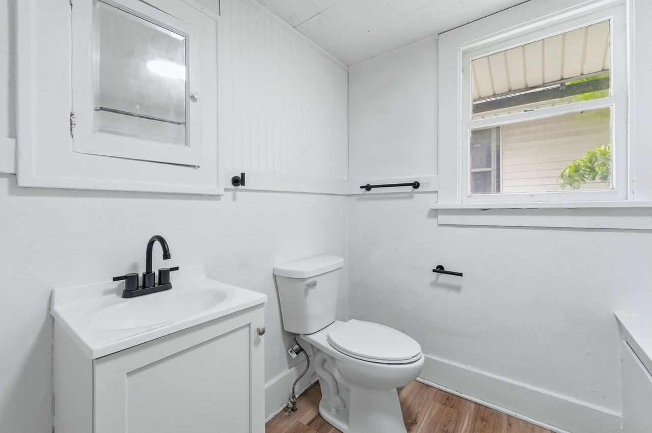 2133 Riedmiller Ave - Photo 6 of 32