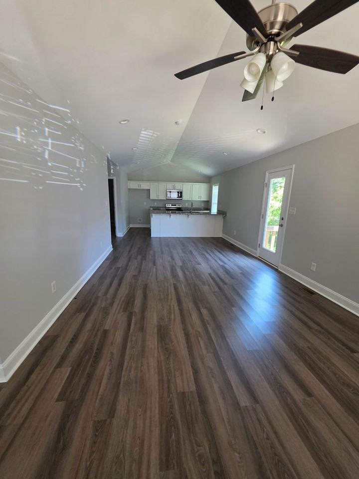 106 Spruce St - Photo 2 of 12