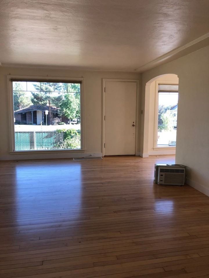 1390 Charles Dr - Photo 5 of 11