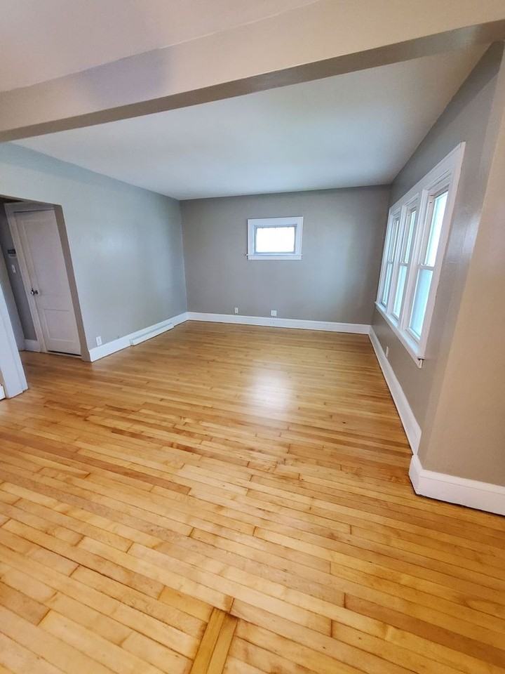 2122 S 77th St - Photo 2 of 12