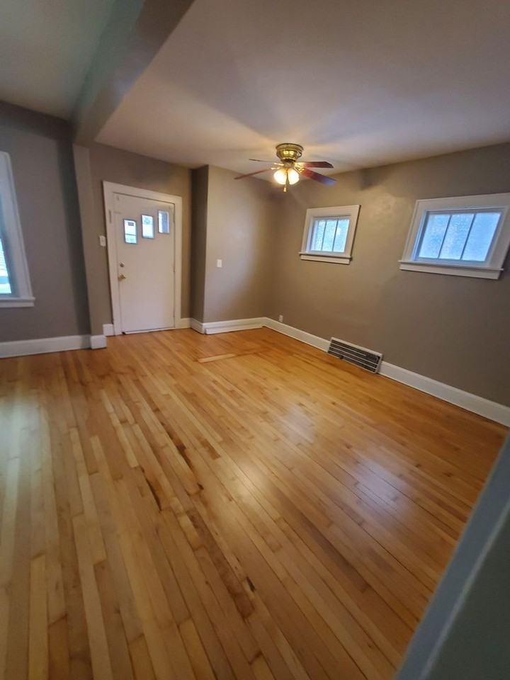 2122 S 77th St - Photo 3 of 12