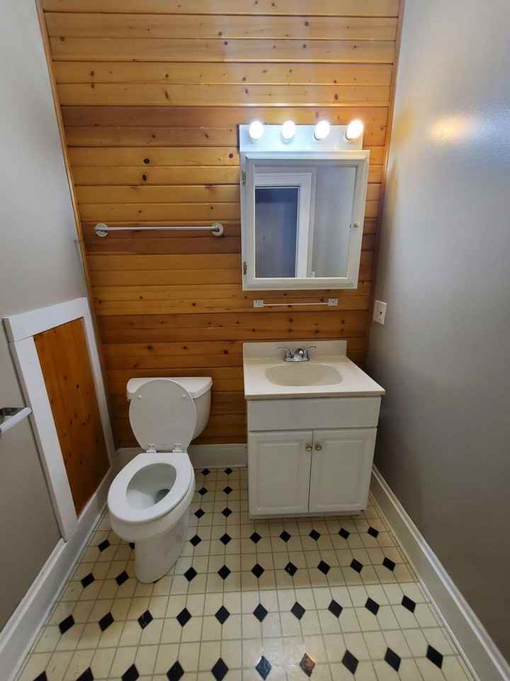 2122 S 77th St - Photo 5 of 12