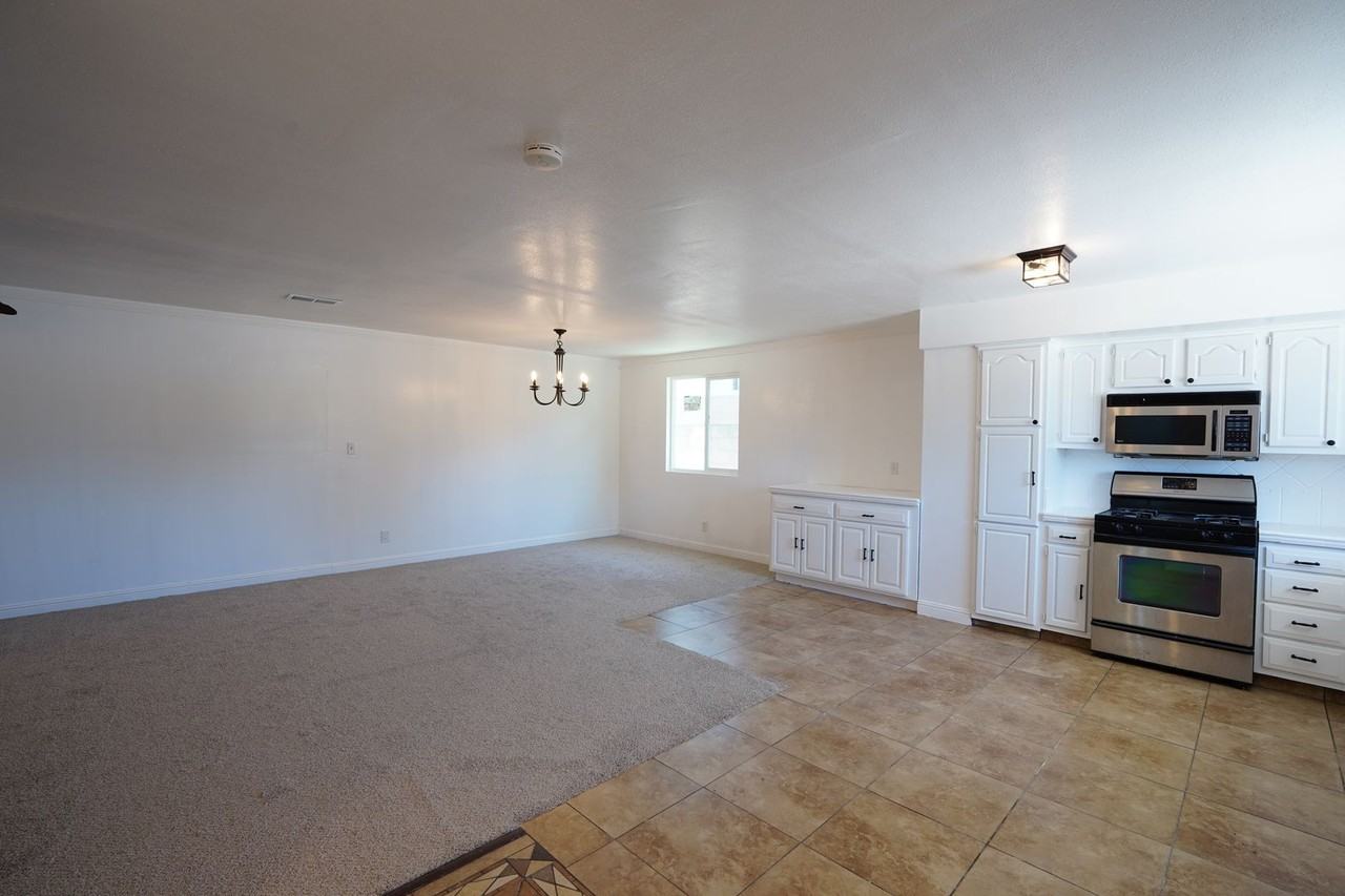 719 Esther Way - Photo 3 of 32