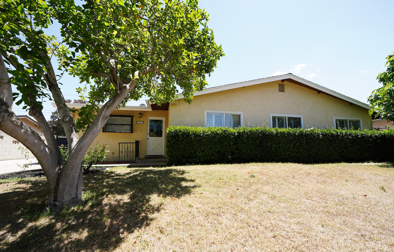 220 Lilac Ct