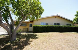 featured image of 220 Lilac Ct